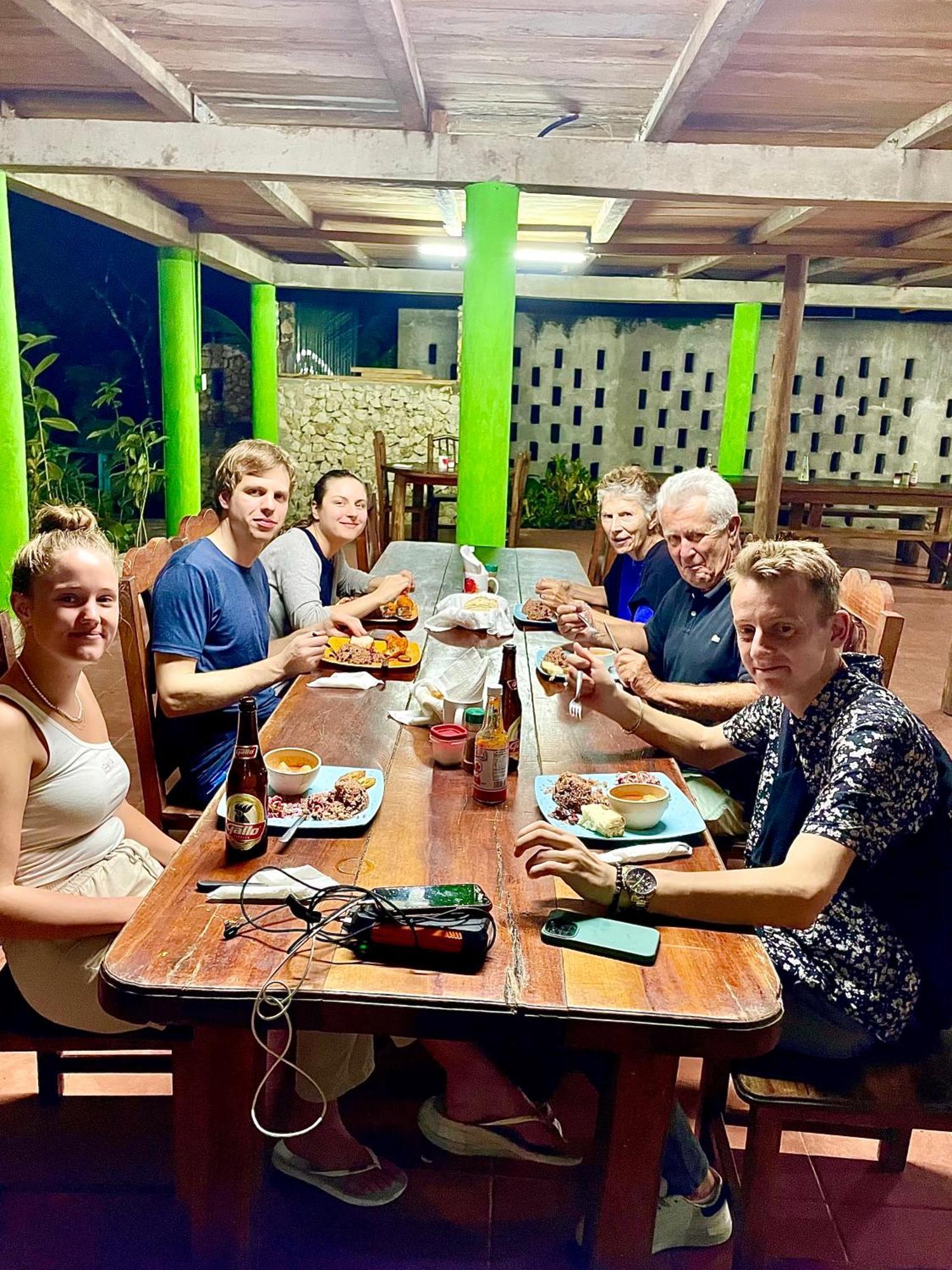 Palmeras Del Rio Hotel La Viña エクステリア 写真